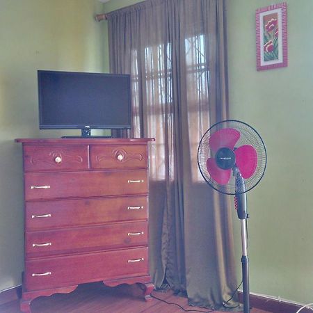Impeccable Guest Rooms 2 Kingston Cameră foto